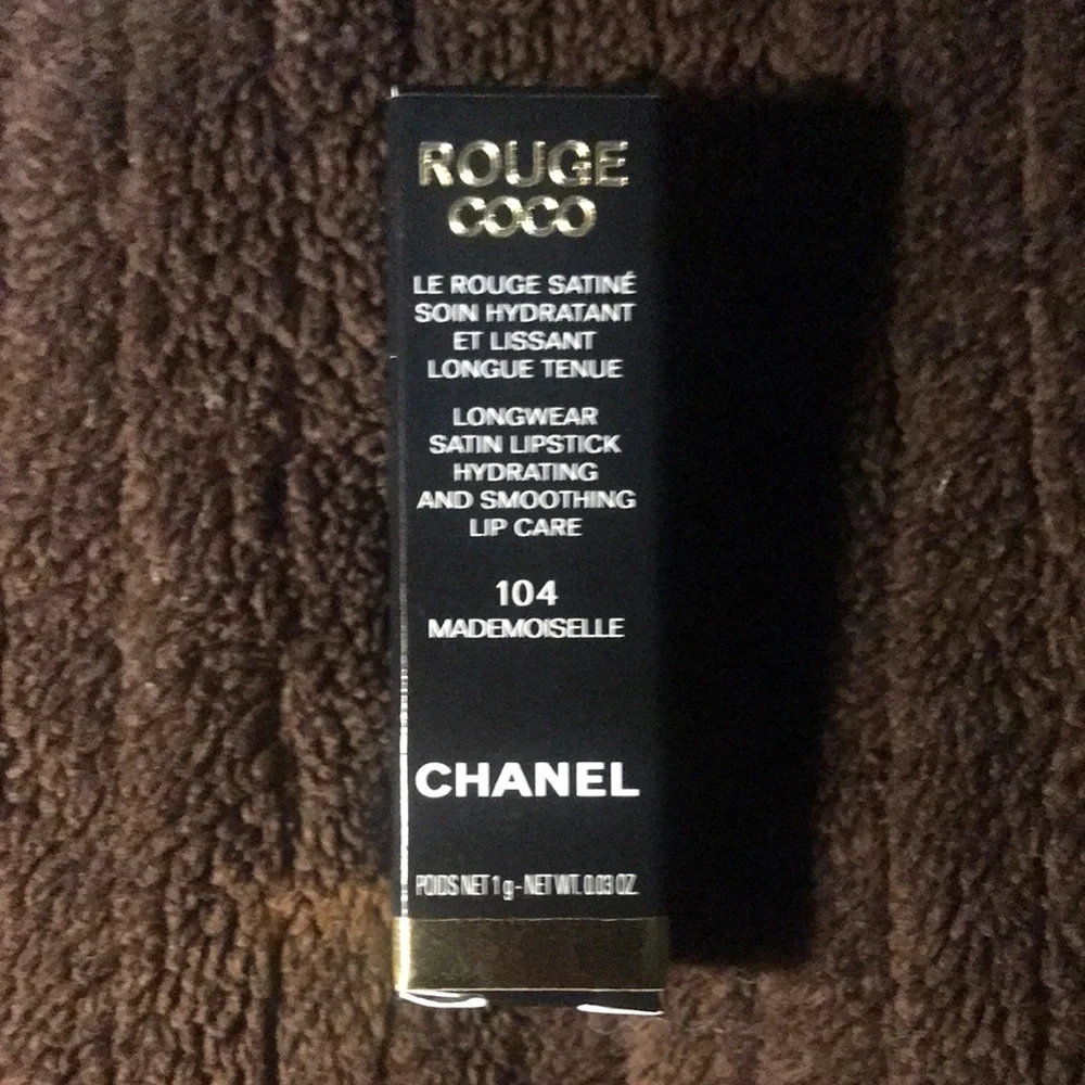 CHANEL Rouge Coco Satin Lipstick 104 Mademoiselle - 1g
